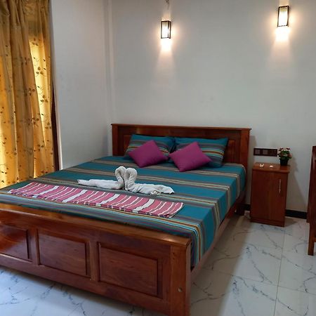 Silent Peacock Villa And Peacock Cafe Tangalle Εξωτερικό φωτογραφία