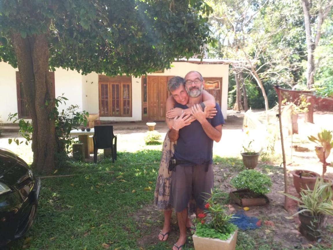 Silent Peacock Villa And Peacock Cafe Tangalle Εξωτερικό φωτογραφία