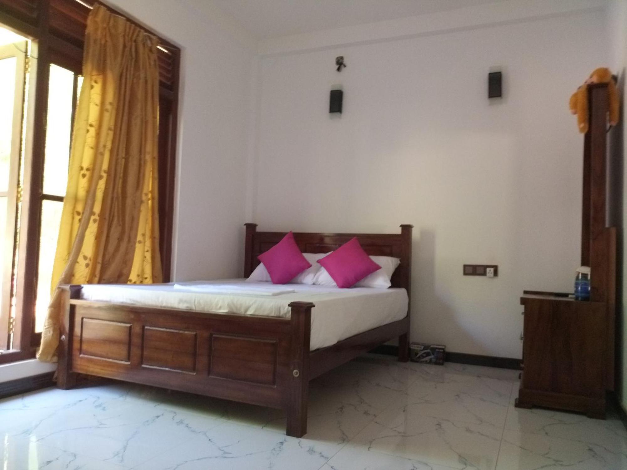 Silent Peacock Villa And Peacock Cafe Tangalle Δωμάτιο φωτογραφία
