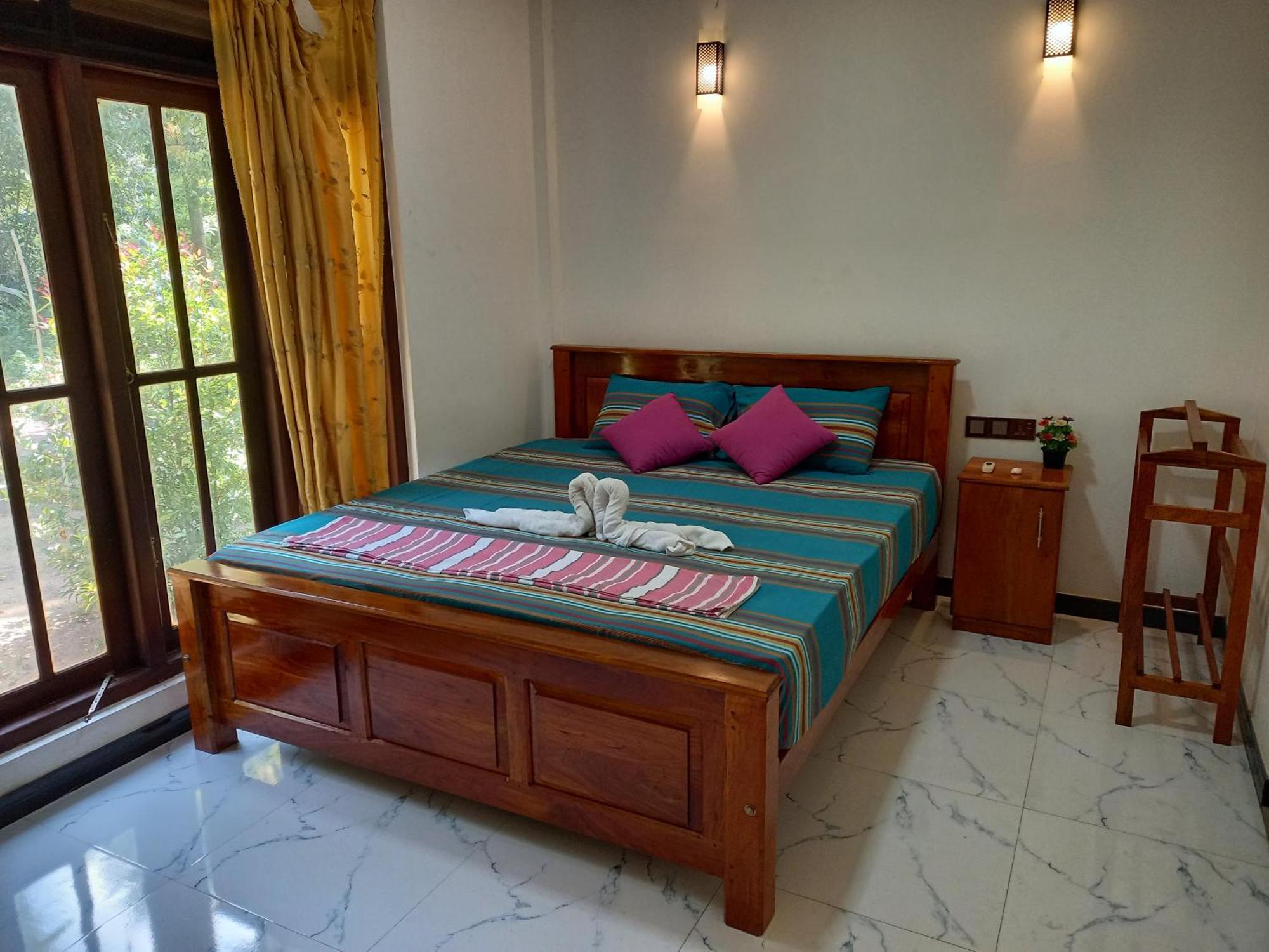 Silent Peacock Villa And Peacock Cafe Tangalle Εξωτερικό φωτογραφία